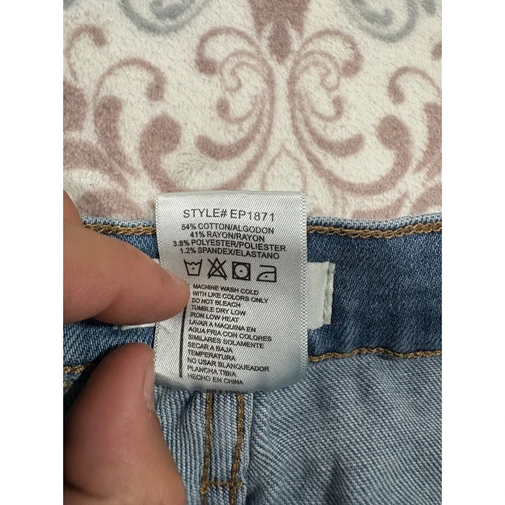 Vibrant MIU High Rise Distressed Skinny Jeans Blue Medium Wash Size 13 W30 EP18